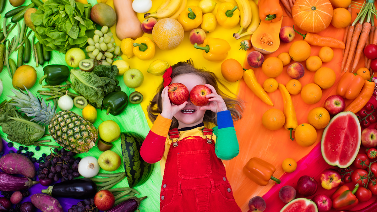 Farbenfrohe Vitamine für Kinder: Gesunde Ernährung spielerisch erleben.